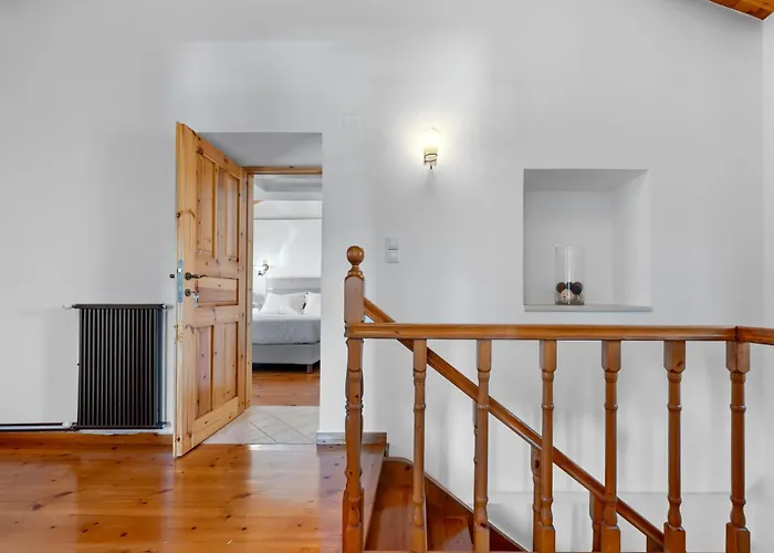 Myrtillo I Luxury Traditional House
