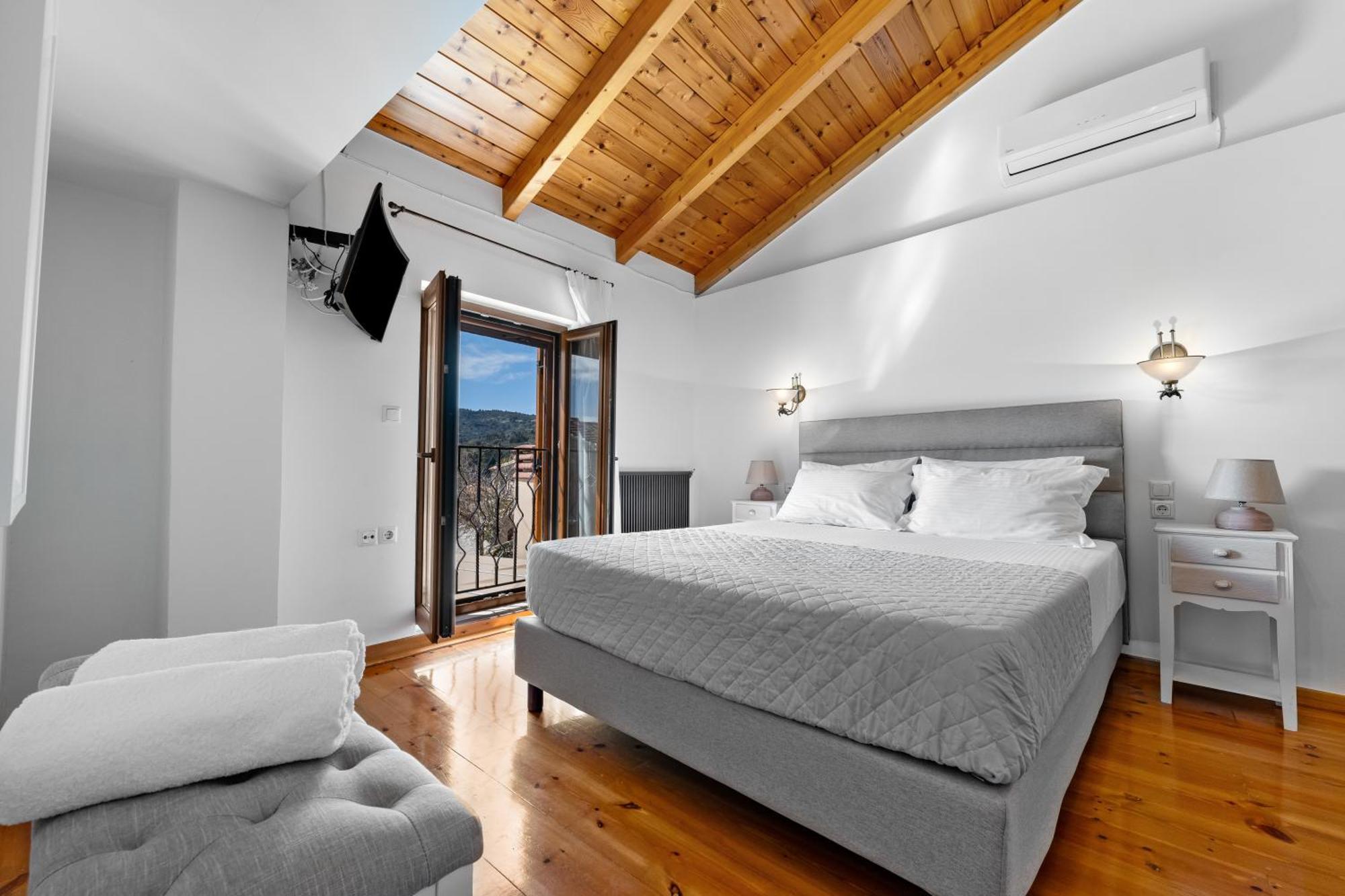 Myrtillo I Luxury Traditional House Villa *